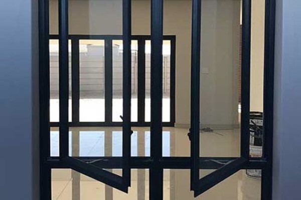Table View Glass & Aluminium