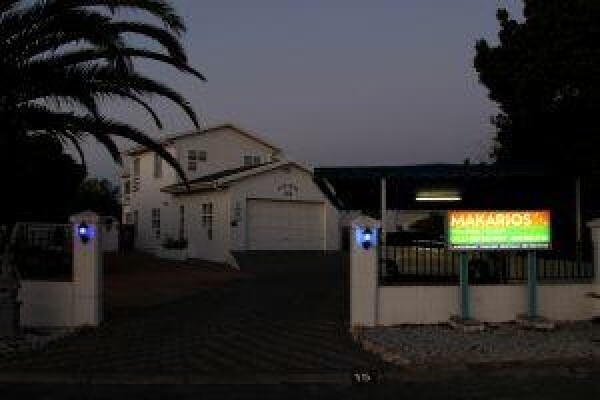 Makarios B & B