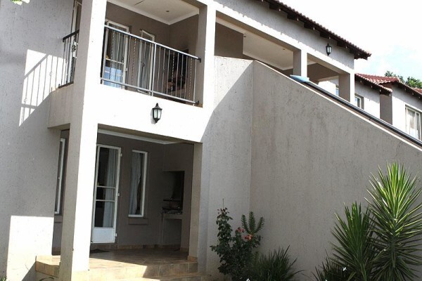 Airport Lodge & Guest House