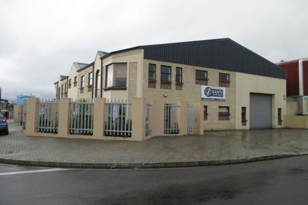 Van's Auctioneers