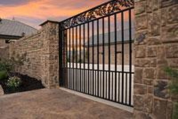 East Rand Walling