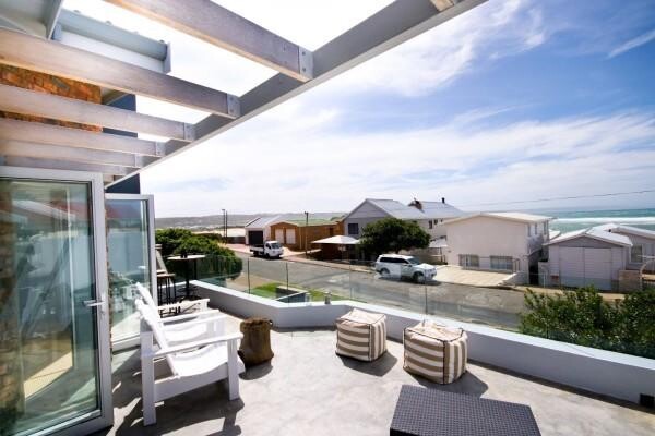 Realty 1 International Property Group