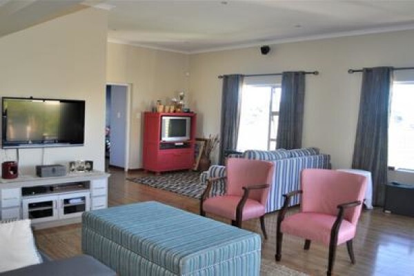 BEFORE & AFTER DECOR