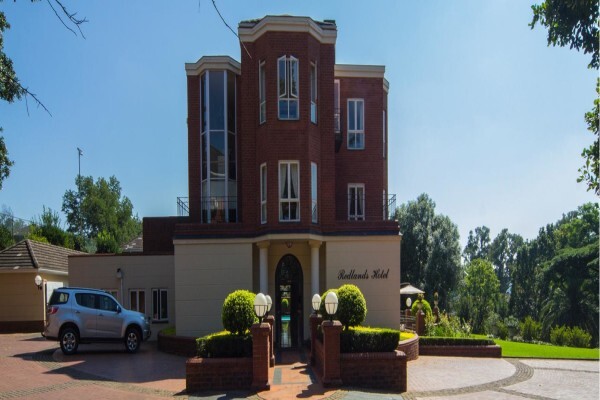 Redlands Hotel & Lodge