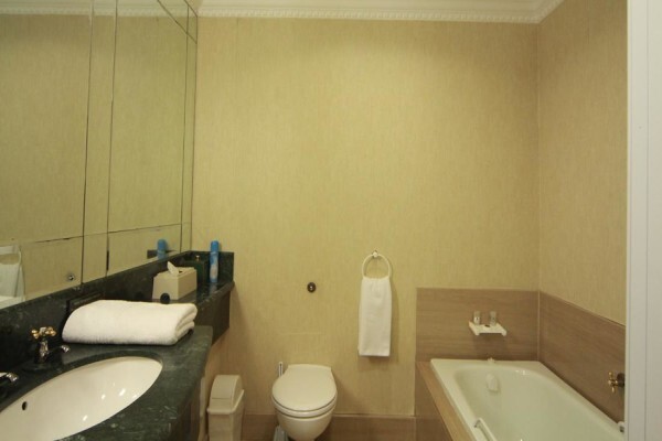 Redlands Hotel & Lodge