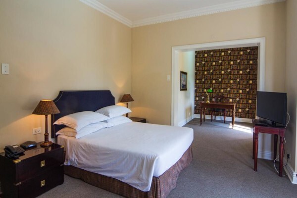 Redlands Hotel & Lodge