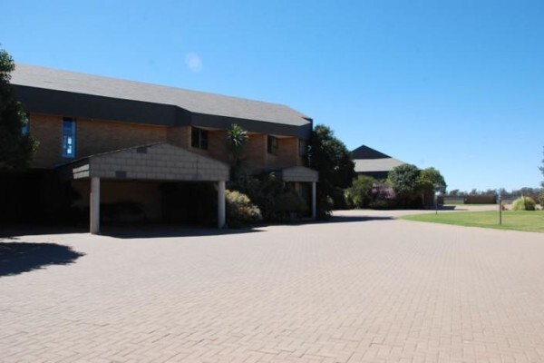 Moreson Pluimvee Boerdery (Edms) Bpk:Eienaar Sel