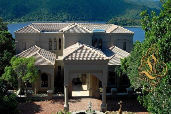 Lodge On The Lake