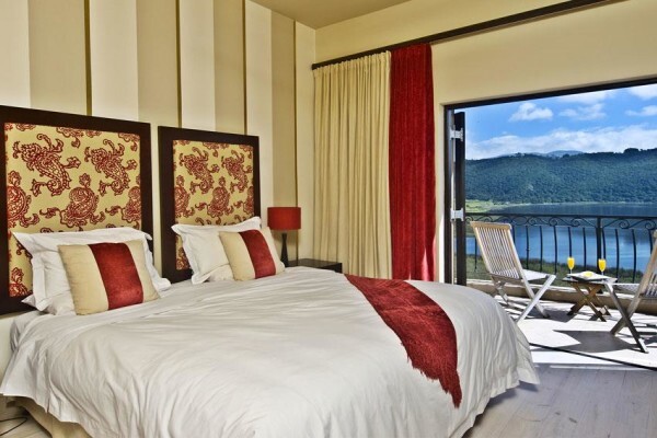 Lodge On The Lake