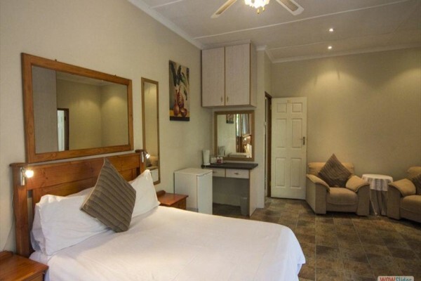 Aintree Lodge B & B Caravan Park