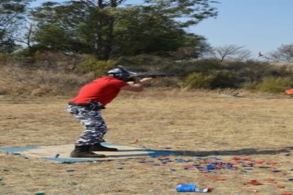 Out Of Africa Arms & Outdoor:Alle Ure Sel