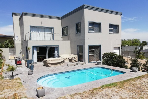 Elmien Estates