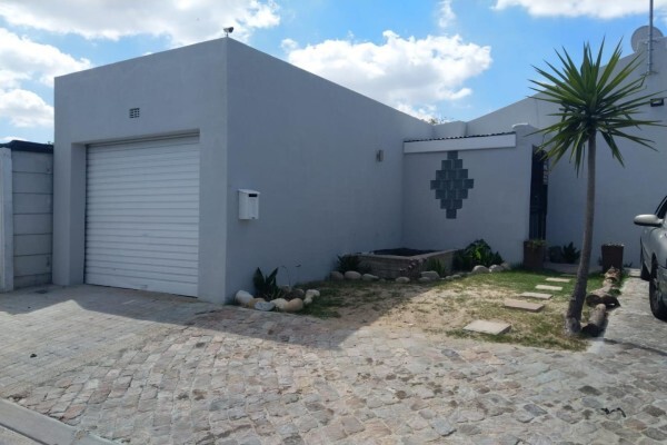 Elmien Estates