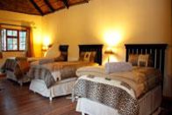 Camdeboo Safaris:LODGE