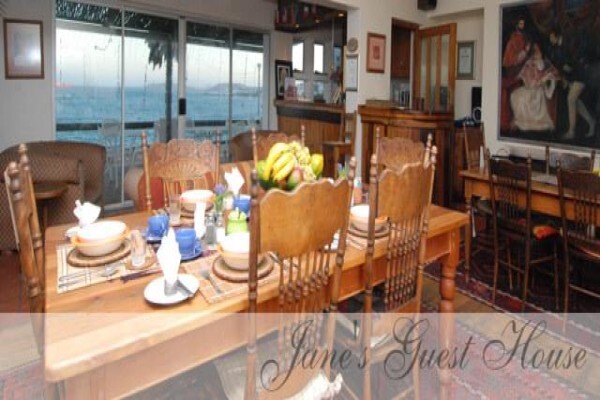 Jane's Guest House & Coffee Shop On The Bay