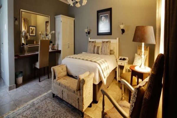 Farmhouse Lodge