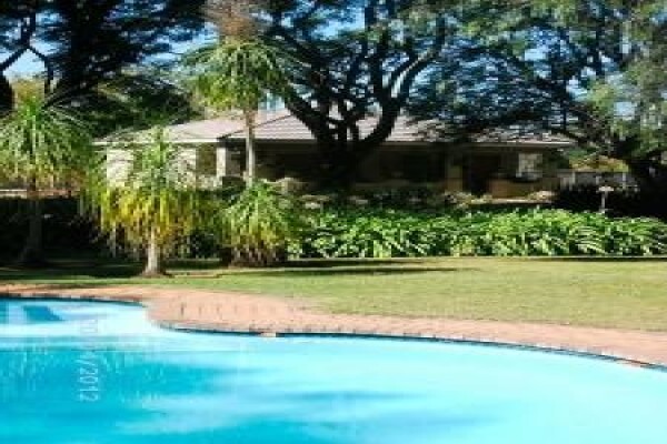 Farmhouse Lodge