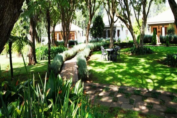 Farmhouse Lodge