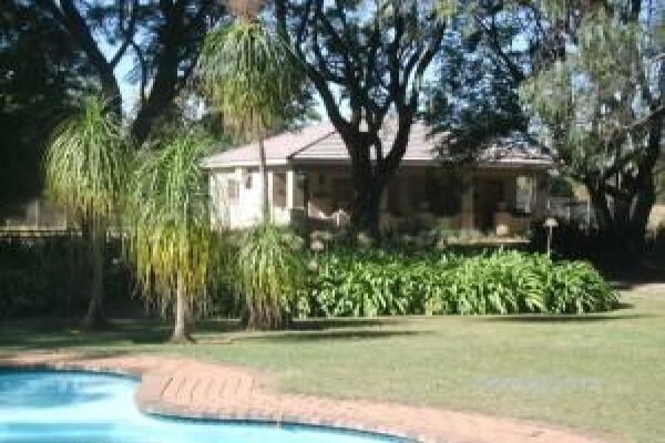 Farmhouse Lodge