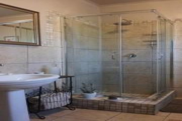 Farmhouse Lodge