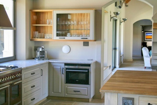 Gareth Evans Kitchens & Furniture