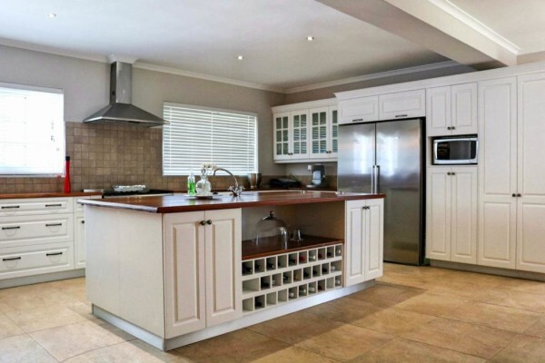Gareth Evans Kitchens & Furniture