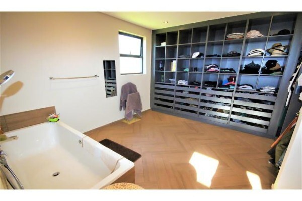 Providence Realty