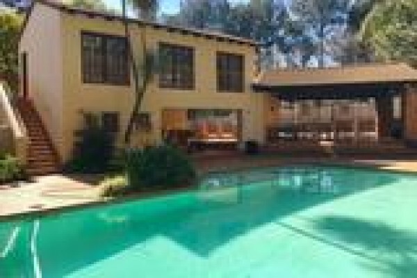 Nan Roberts Estates & Associates (Edms) Bpk