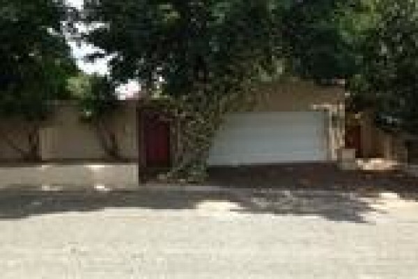 Nan Roberts Estates & Associates (Edms) Bpk