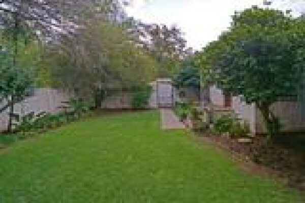 Nan Roberts Estates & Associates (Edms) Bpk