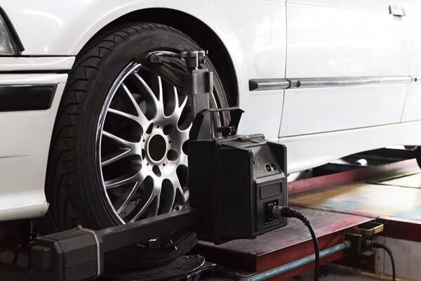 Thomas Tyres-Hi-Q