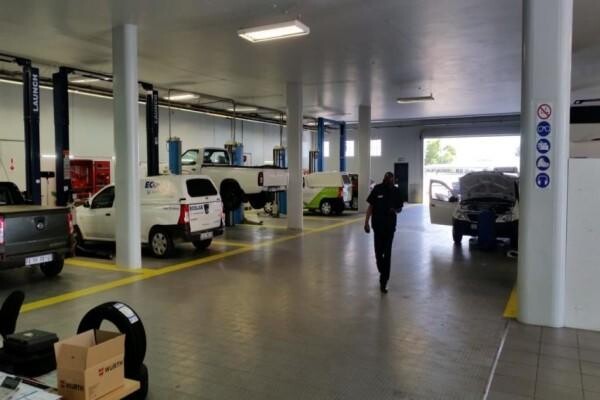 Datcentre Nissan:Commercial International Trucks:Emergency ShareCall