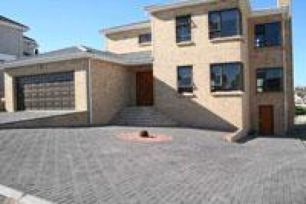 Come Holiday In Langebaan