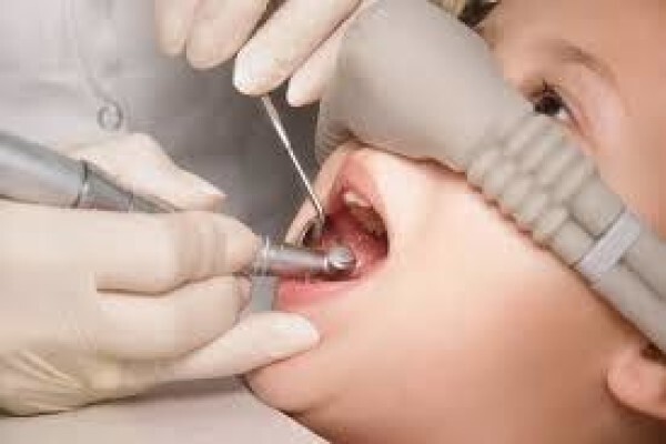 Dr Riaan Kritzinger ( Dental Practice)