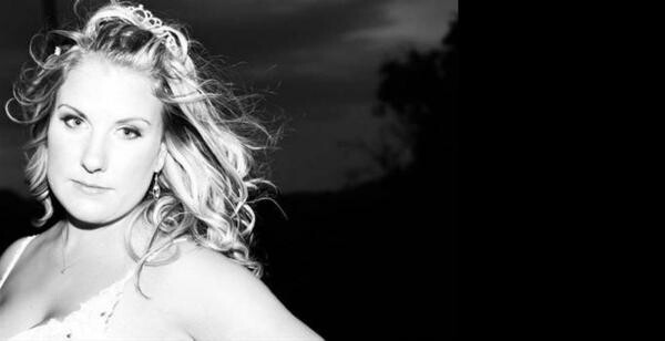 Vixen Art Professional Makeup And Hair