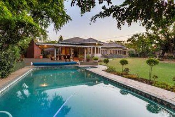 Chas Everitt Boksburg