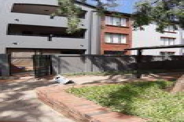 Chas Everitt Boksburg