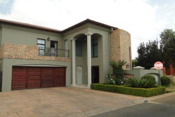 Chas Everitt Boksburg