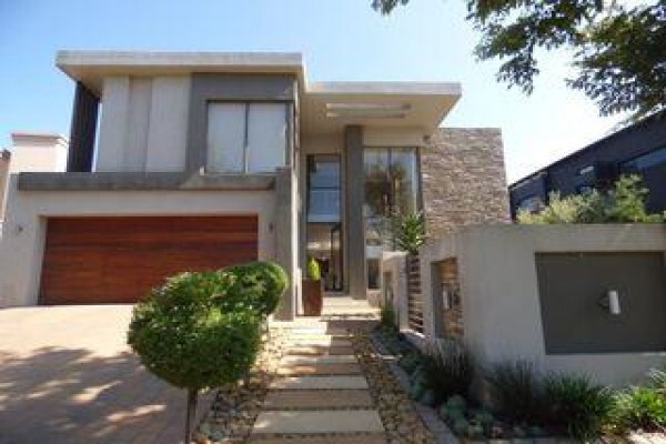 Chas Everitt Boksburg
