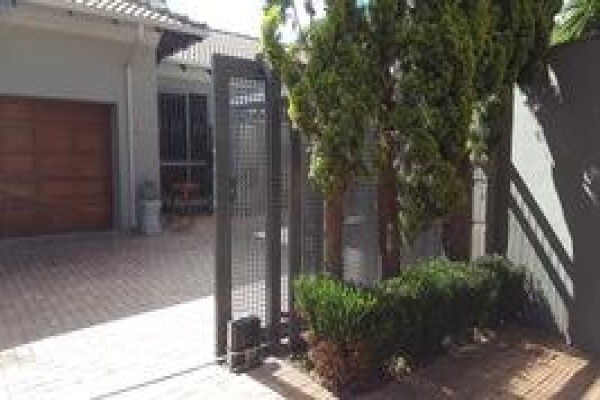Paul'S Gates Cc