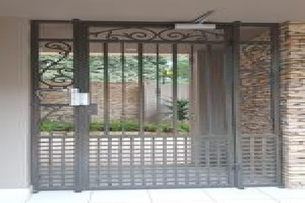 Paul'S Gates Cc