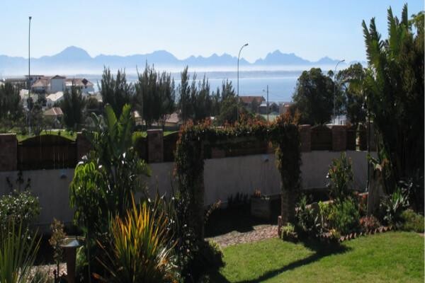 Arosfa Lodge