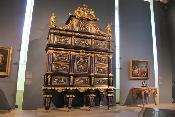 The Alphen Antiques And Collectables Market