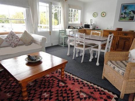 Eastbury Cottage Self-Catering And B&B