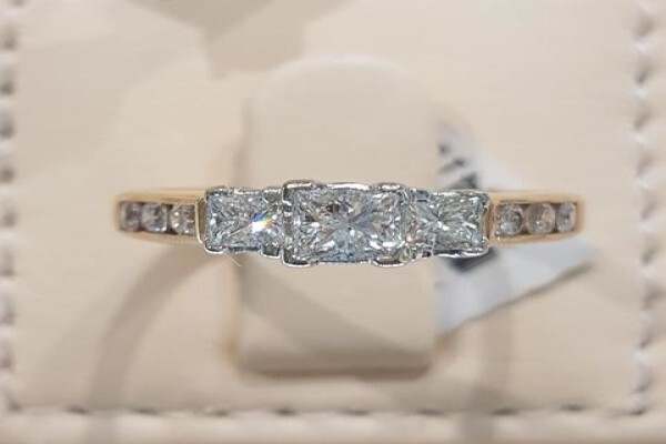 Intl Diamond Merchants