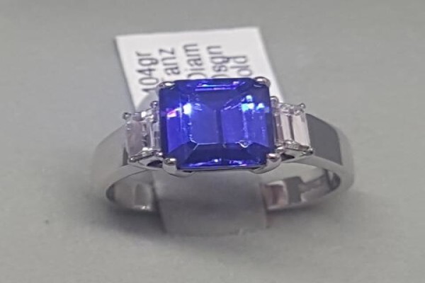 Intl Diamond Merchants