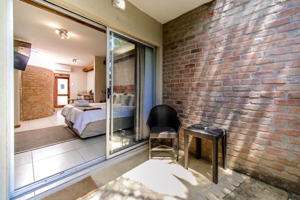 Zebrina Guesthouse & Gallery
