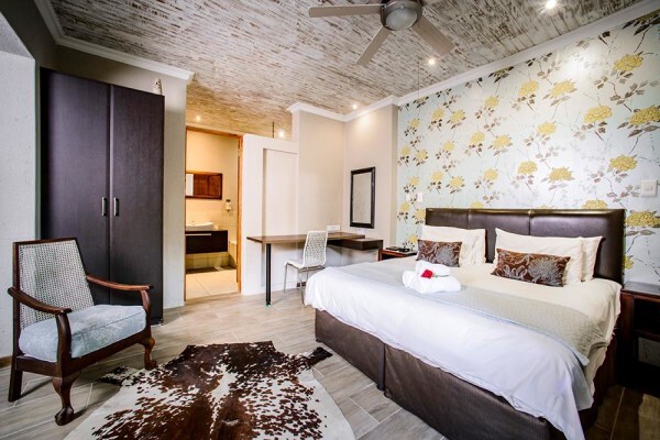 Zebrina Guesthouse & Gallery