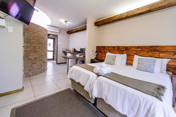 Zebrina Guesthouse & Gallery