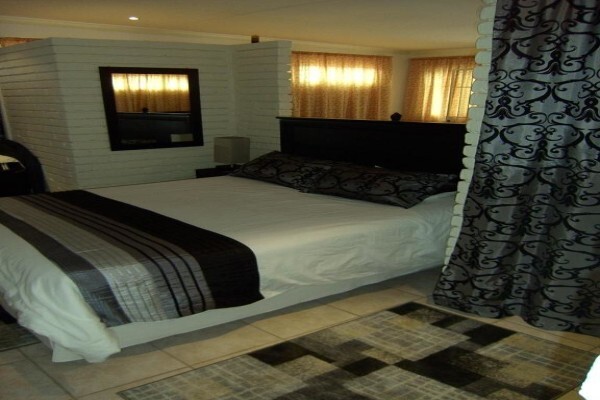 Jax Place Guest House